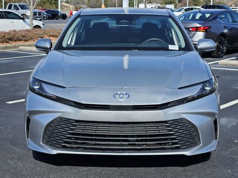 Used 2025 Toyota Camry LE image 2