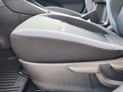 New 2025 Nissan Versa SV w/ Trunk Package FWD image 18