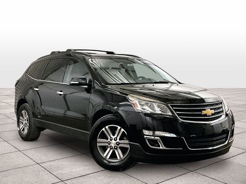 Used 2017 Chevrolet Traverse LT AWD/4WD image 3