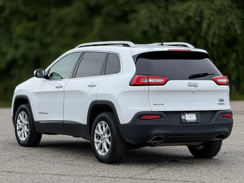 Used 2016 Jeep Cherokee Latitude w/ Cold Weather Group AWD/4WD image 10