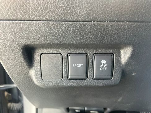 Used 2019 Nissan Sentra SR FWD image 30