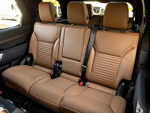 New 2026 Land Rover Discovery Dynamic SE AWD/4WD image 26