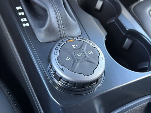 New 2025 Ford Bronco Outer Banks image 4