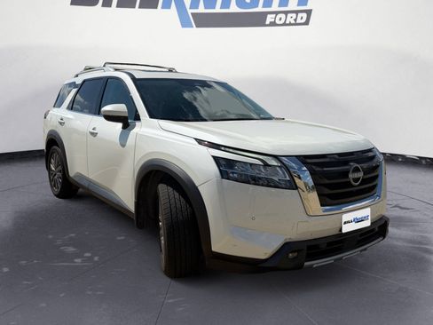 Used 2023 Nissan Pathfinder SL w/ SL Premium Package FWD image 7