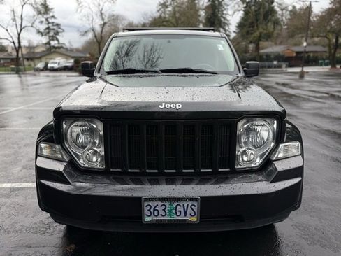 Used 2008 Jeep Liberty Sport w/ Popular Equipment Group image 2