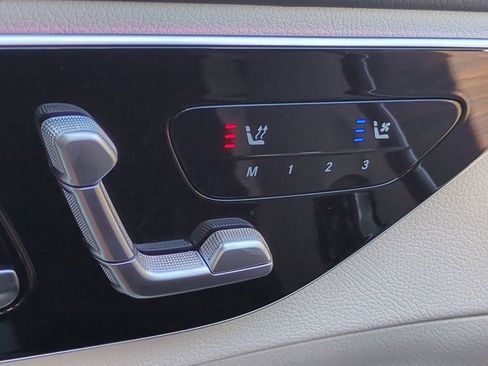 Used 2025 Mercedes-Benz C 300 Sedan image 23