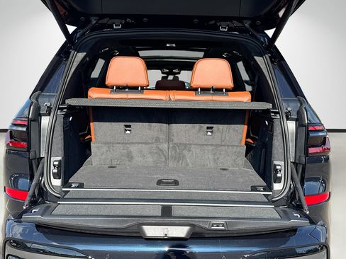 New 2026 BMW X7 M60i image 12