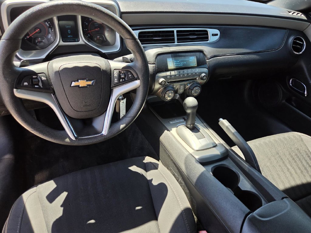Used 2015 Chevrolet Camaro LS RWD image 11