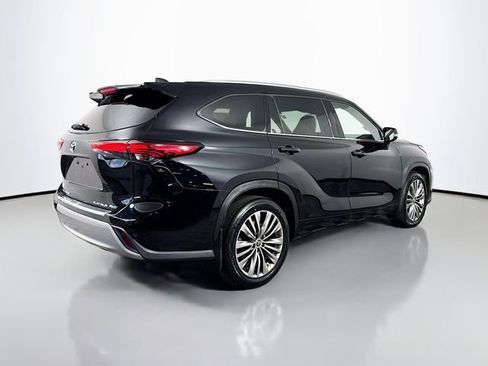 Used 2022 Toyota Highlander Platinum AWD/4WD image 8