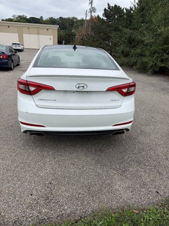 Used 2017 Hyundai Sonata Sport w/ Value Edition Package 02 FWD image 3
