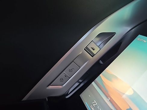 Used 2024 BMW 740i xDrive image 49