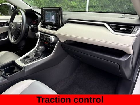 Used 2020 Toyota RAV4 XLE Premium AWD/4WD image 29