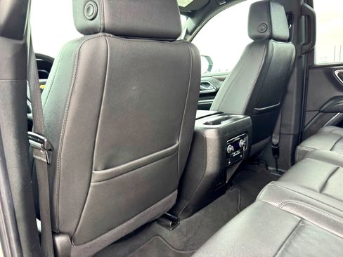 Used 2024 Chevrolet Suburban LT image 20