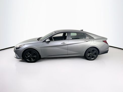 Used 2023 Hyundai Elantra SEL w/ Convenience Package FWD image 8