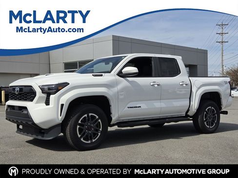 Used 2024 Toyota Tacoma TRD Sport AWD/4WD image 1