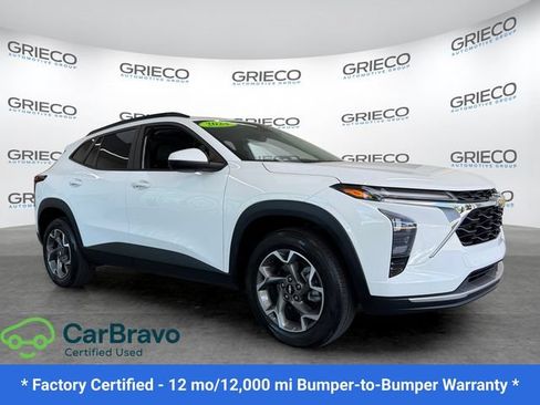 Used 2024 Chevrolet Trax LT w/ LT Convenience Package FWD image 1