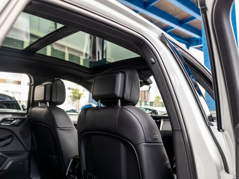 Certified 2026 Porsche Macan AWD/4WD image 37