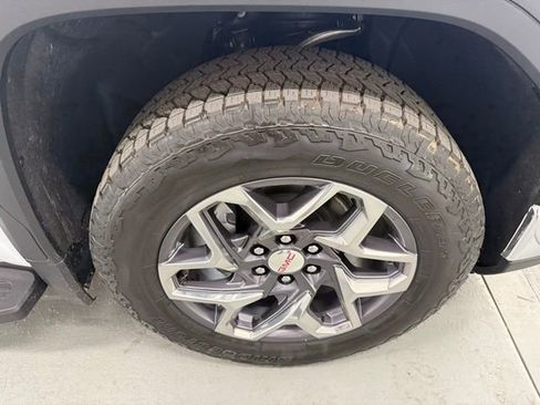 New 2026 GMC Sierra 1500 SLT image 4