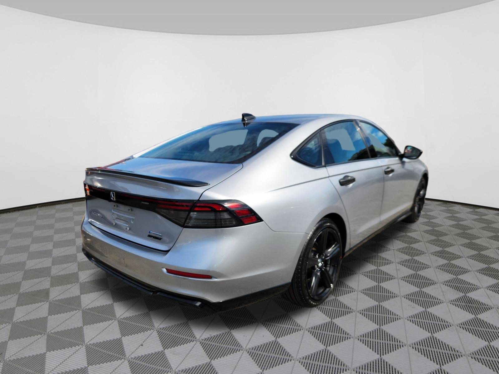 Used 2023 Honda Accord Sport image 4