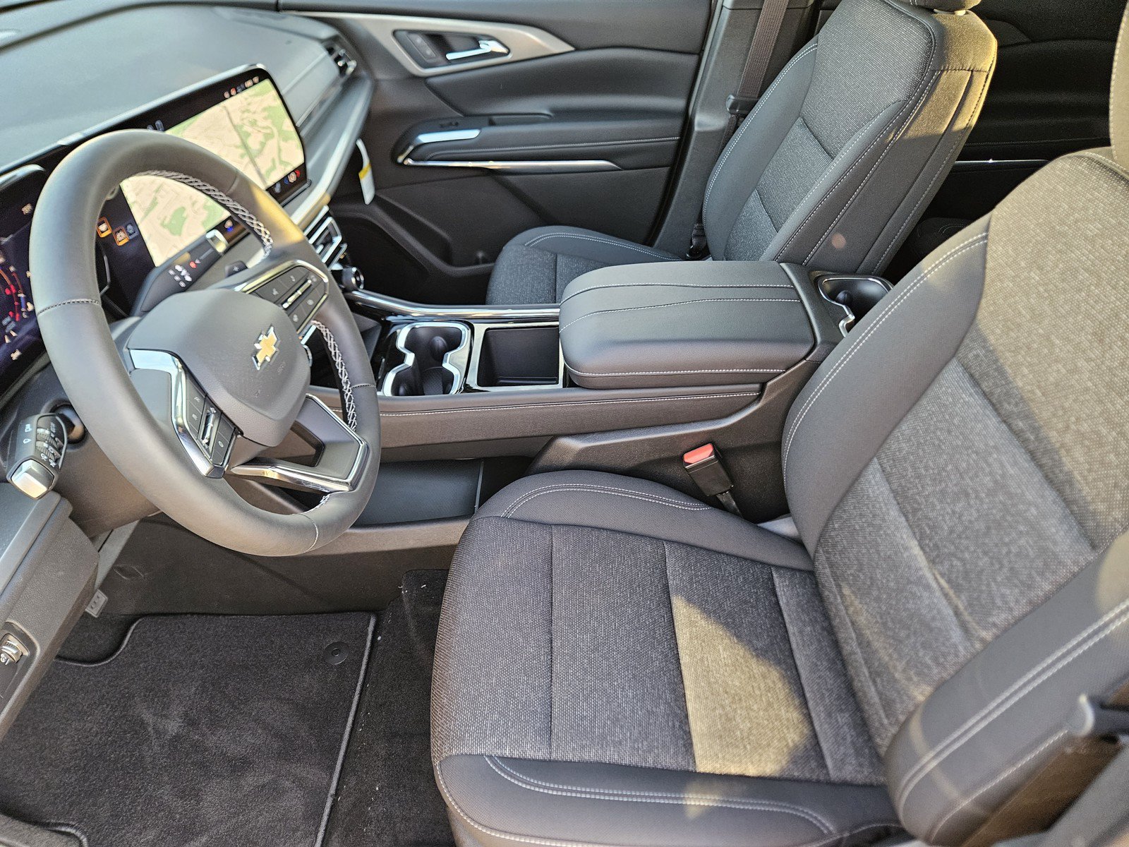 New 2027 Chevrolet Traverse LT w/ Driver Confidence Package FWD image 9