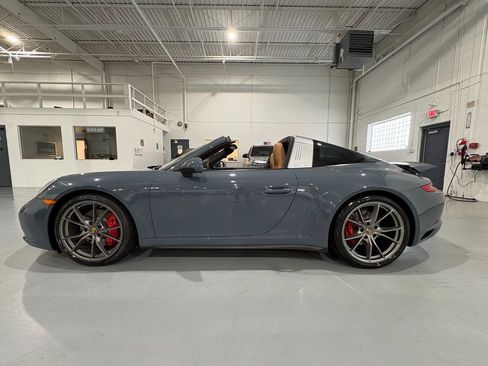 Used 2017 Porsche 911 Targa 4S AWD/4WD image 11