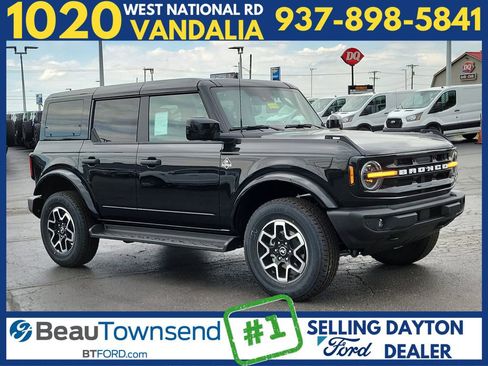 New 2026 Ford Bronco Outer Banks AWD/4WD image 1