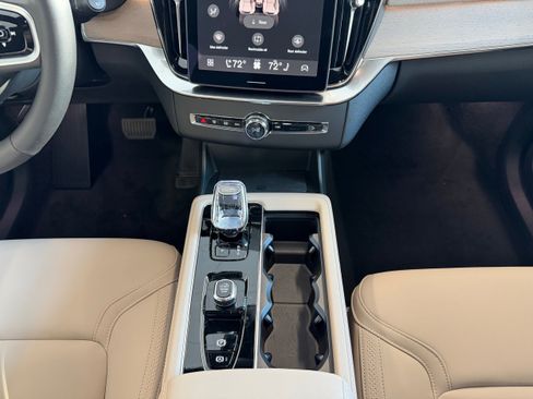New 2026 Volvo XC90 B5 Plus w/ Protection Package Premier image 19
