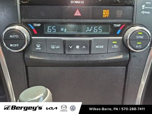 Used 2016 Toyota Camry XSE w/ Moonroof Package FWD image 20