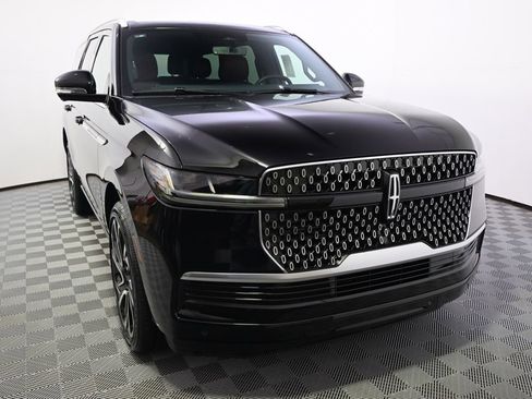 New 2026 Lincoln Navigator Reserve AWD/4WD image 9