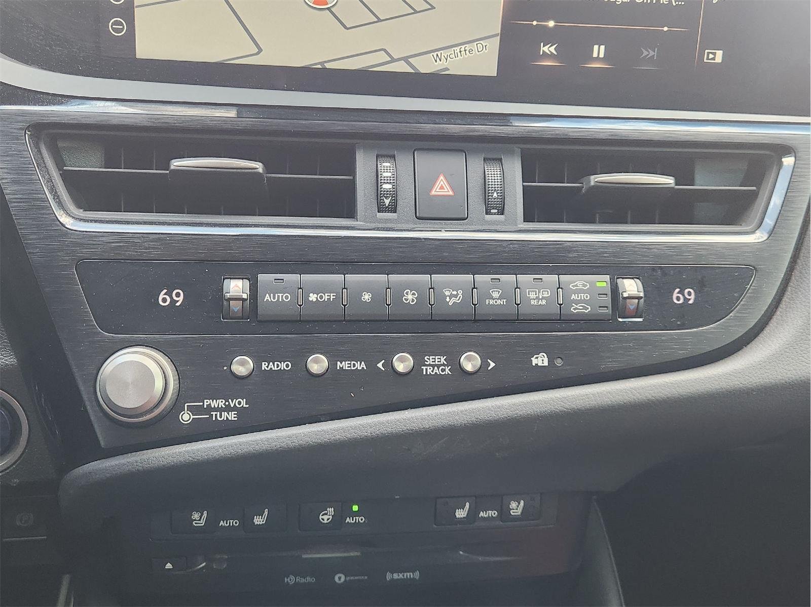 Used 2022 Lexus ES 300h F Sport w/ Accessory Package 2 FWD image 20