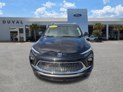 Used 2025 Buick Encore GX Avenir w/ Avenir Technology Package image 9