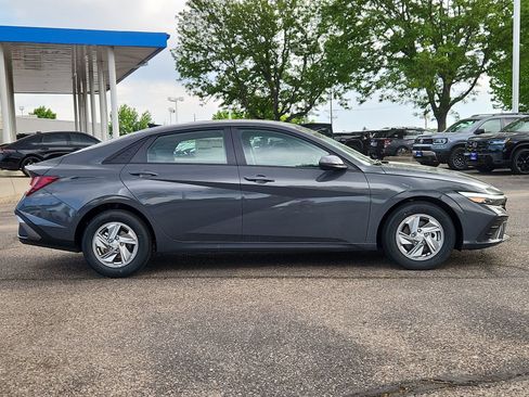 New 2026 Hyundai Elantra SE FWD image 6