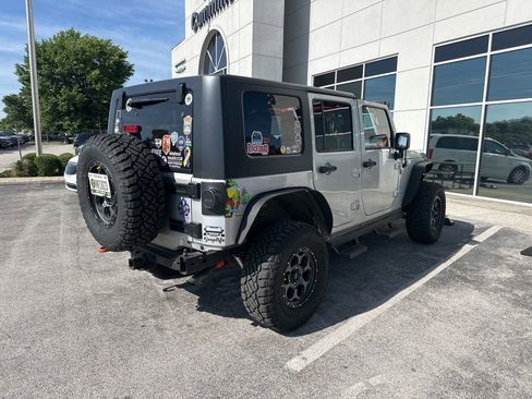 Used 2010 Jeep Wrangler Unlimited Sport AWD/4WD image 3