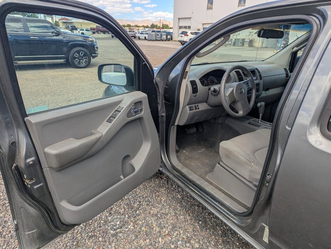 Used 2007 Nissan Frontier SE w/ Power Pkg RWD image 7
