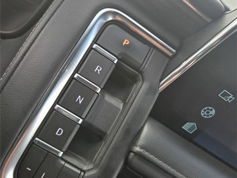 Used 2023 Chevrolet Suburban LT image 17