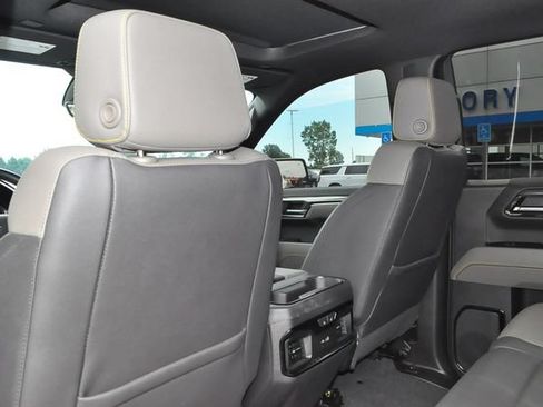 Used 2024 Chevrolet Silverado 1500 ZR2 w/ Technology Package AWD/4WD image 14