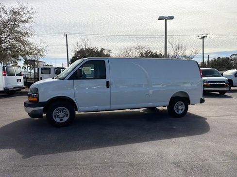 New 2025 Chevrolet Express 2500 Work Van 3D Extended Cargo Van w/ Driver Convenience Package image 5