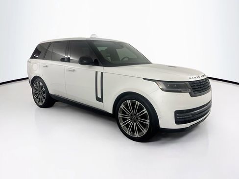 Certified 2024 Land Rover Range Rover SE image 3