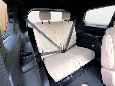 New 2026 Jeep Grand Cherokee L Limited image 25