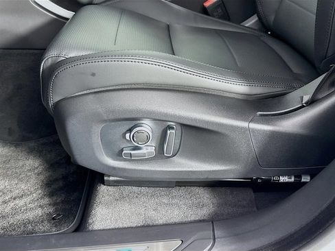 New 2026 Jaguar F-PACE SVR image 22