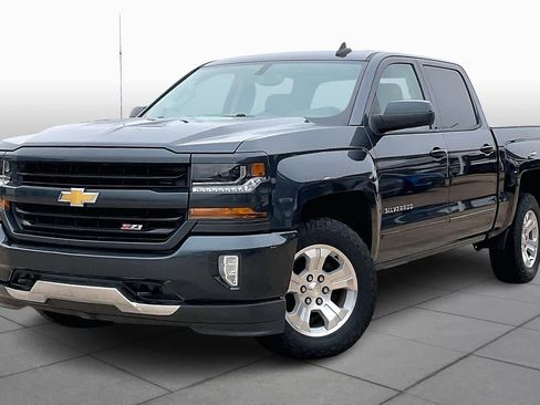Used 2018 Chevrolet Silverado 1500 LT w/ All Star Edition image 3