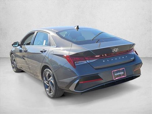 New 2026 Hyundai Elantra Limited image 16