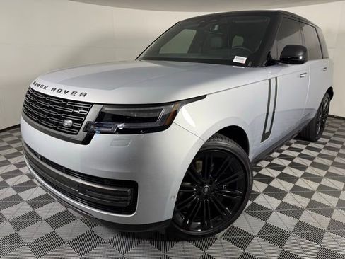 New 2025 Land Rover Range Rover SE image 2