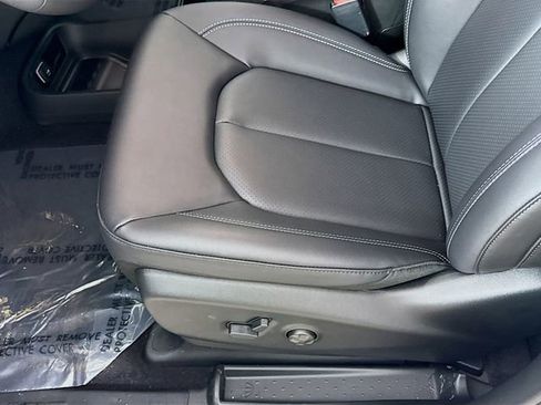 New 2026 Chrysler Pacifica Select image 18