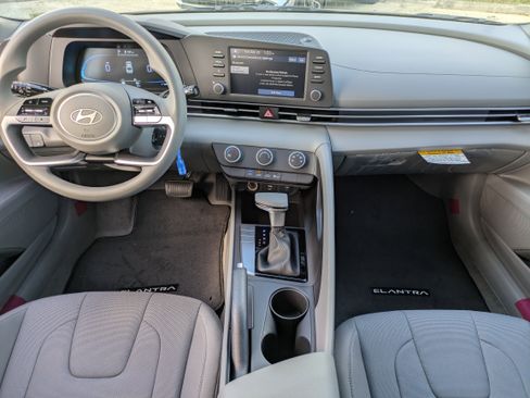 New 2026 Hyundai Elantra SE image 15