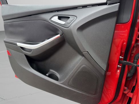 Used 2016 Ford Focus ST FWD image 17
