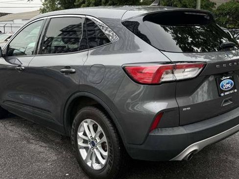 Certified 2021 Ford Escape SE w/ Cold Weather Package AWD/4WD image 3