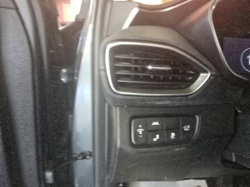 Used 2019 Hyundai Santa Fe FWD image 22
