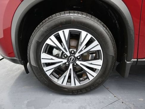 Used 2023 Nissan Rogue SV FWD image 9