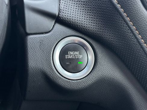 Used 2023 Chevrolet Equinox Premier AWD/4WD image 8